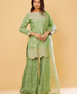 SHORT KURTA WITH CRUSH GARARA SET
