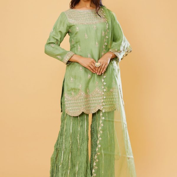 SHORT KURTA WITH CRUSH GARARA SET